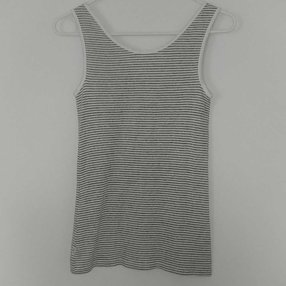 🔥Levi's Tank - Picture 2 of 8